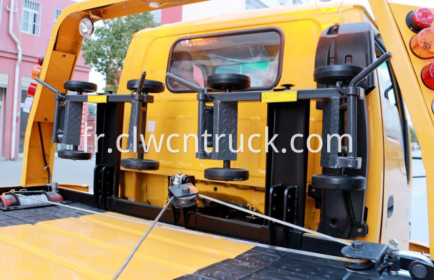 ISUZU road wrecker details 2